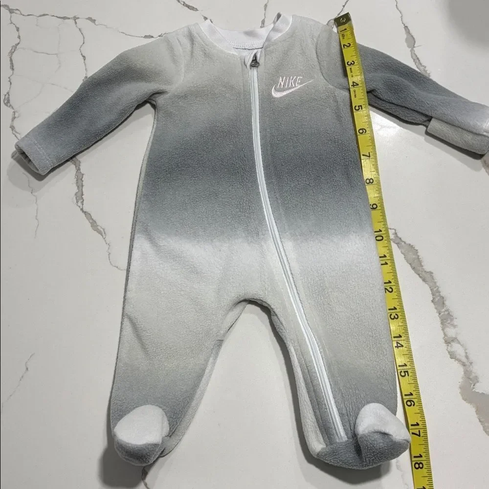 Nike Baby Newborn One Piece Soft Fleece Footie Sleeper in Gray White Green Ombre